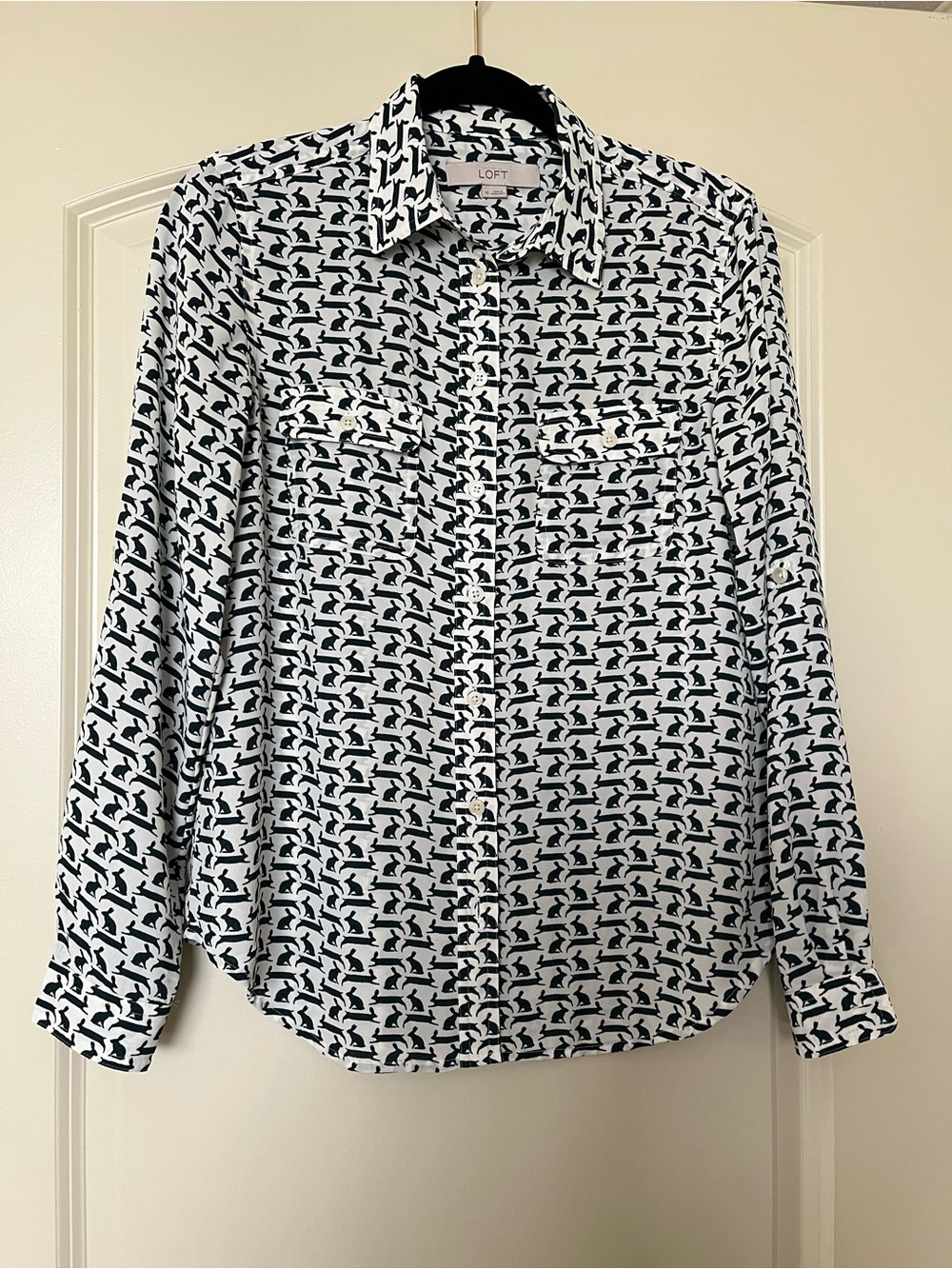 LOFT Womenβs White and Dark Green Patterned Button-Down Shirt
